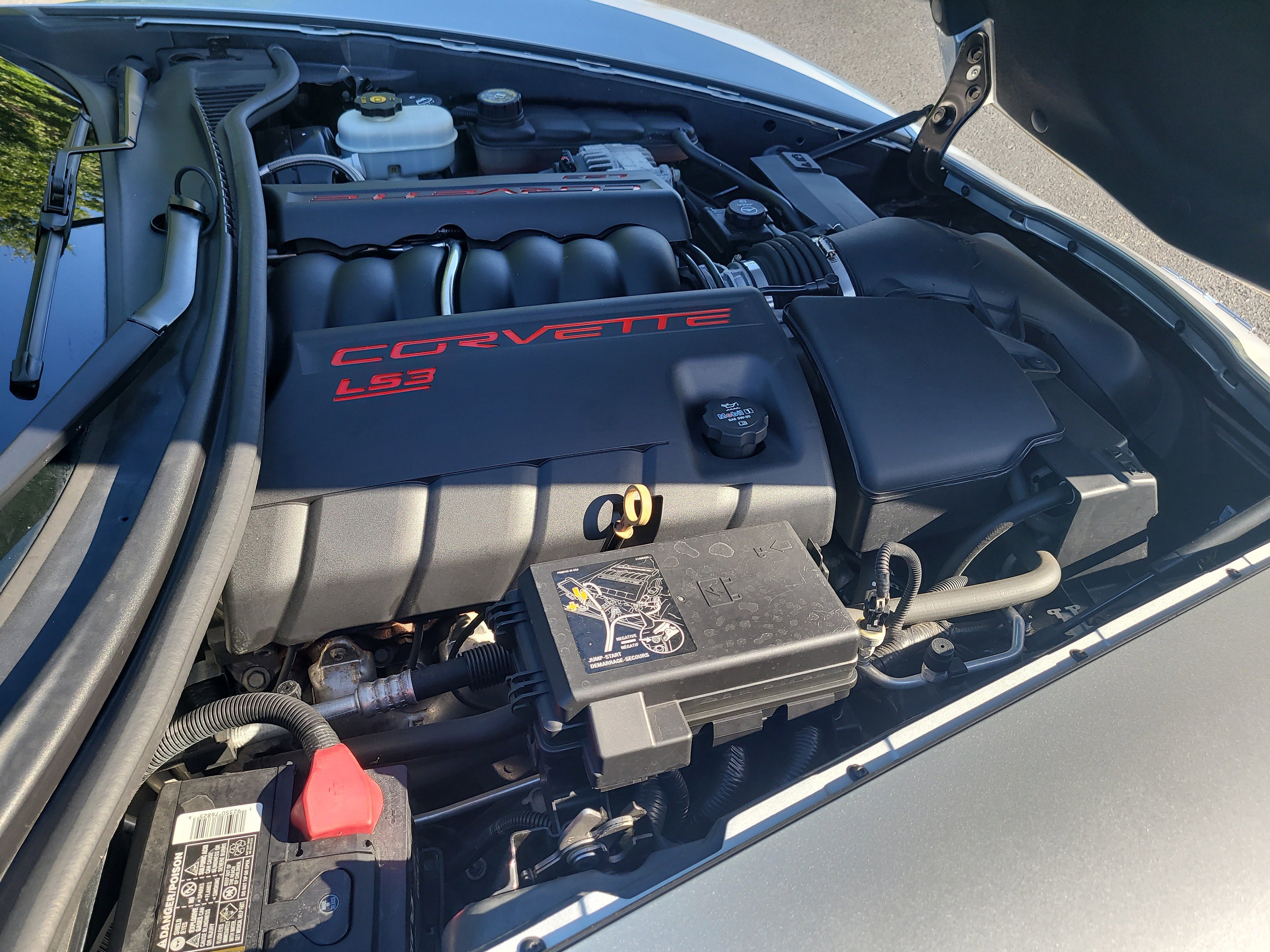 Used 2011 Chevrolet Corvette Coupe w/ Preferred Equipment Group RWD image 14