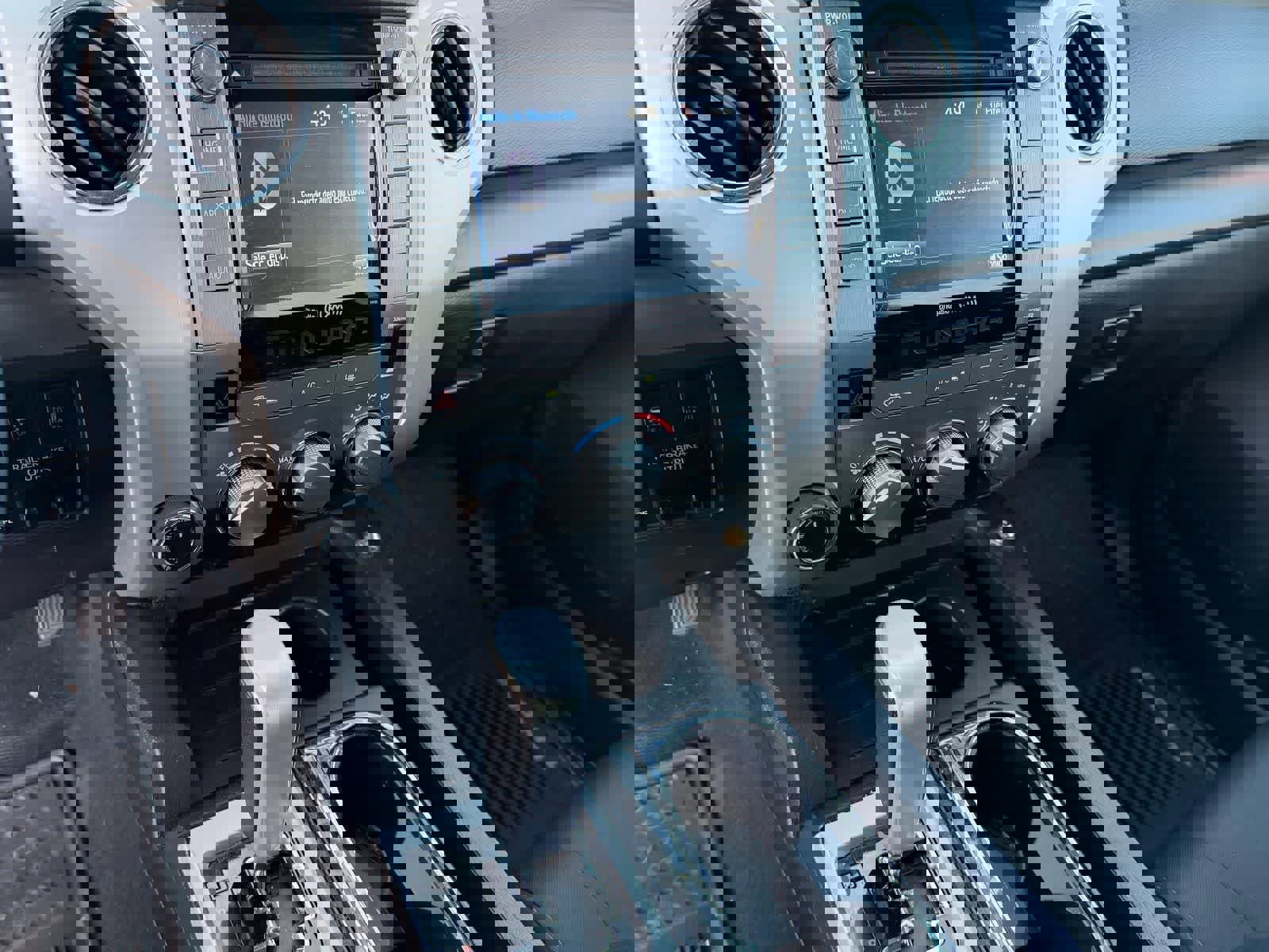 Used 2016 Toyota Tundra SR5 w/ TRD Off Road Package AWD/4WD image 9