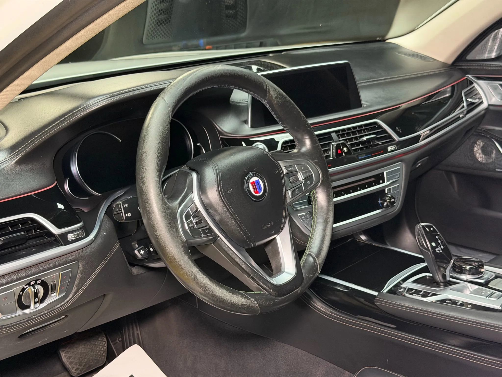 Used 2017 BMW 750i xDrive image 62