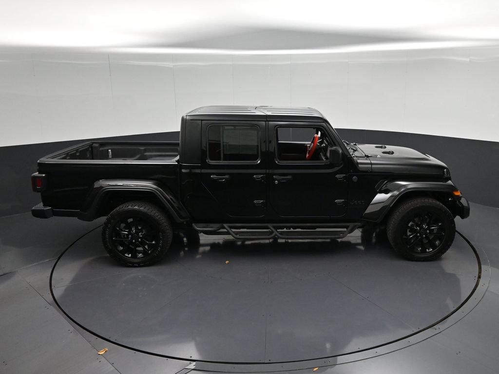 Used 2025 Jeep Gladiator Sport AWD/4WD image 19