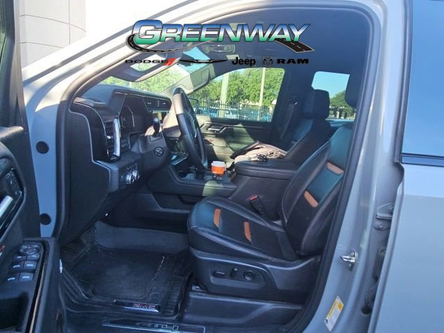 Used 2024 GMC Sierra 1500 AT4 w/ Technology Package AWD/4WD image 9