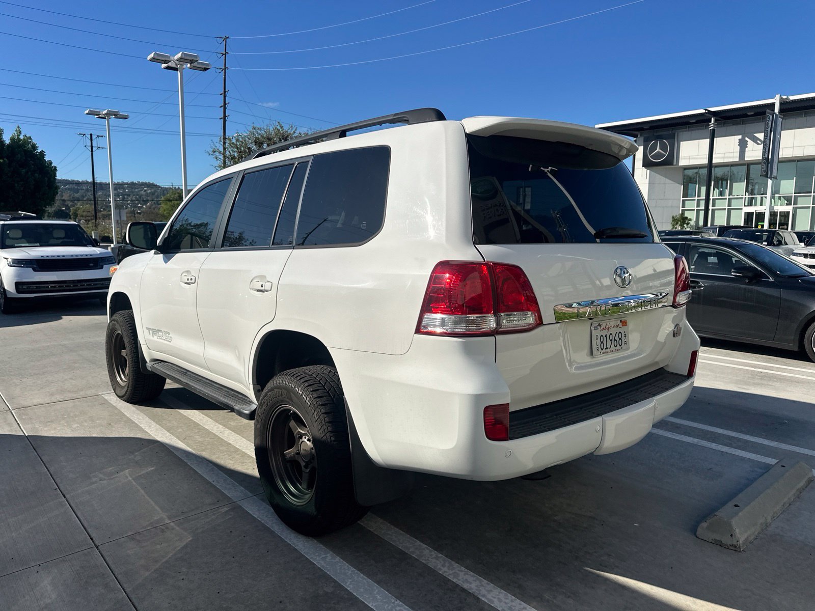 Used 2011 Toyota Land Cruiser w/ Upgrade Pkg AWD/4WD image 4