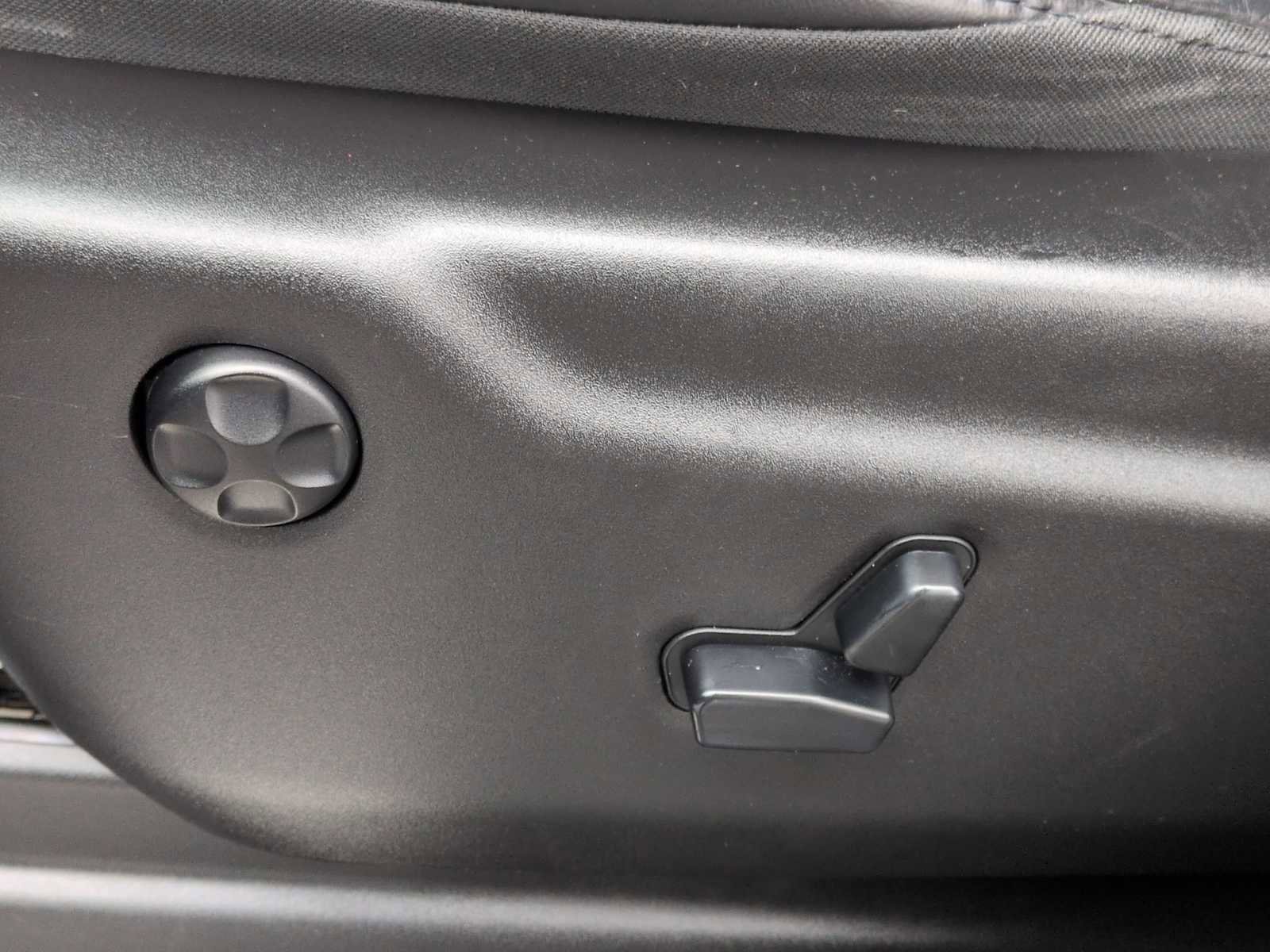 Used 2015 Jeep Grand Cherokee Limited image 18