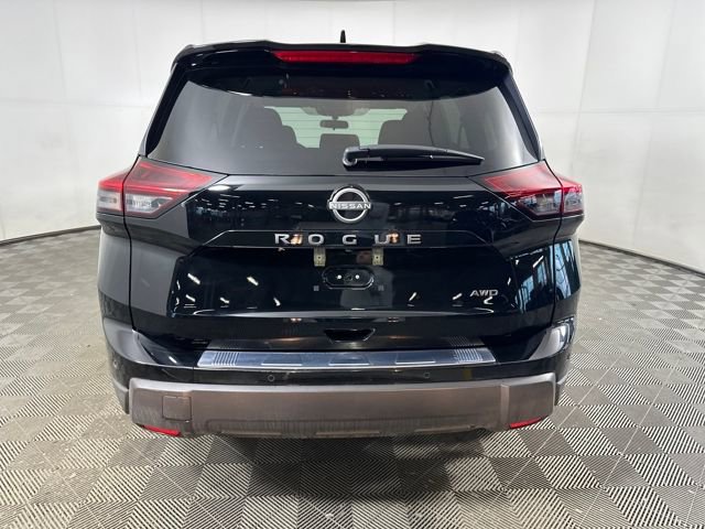 Certified 2026 Nissan Rogue SV w/ Cold Weather Package image 4