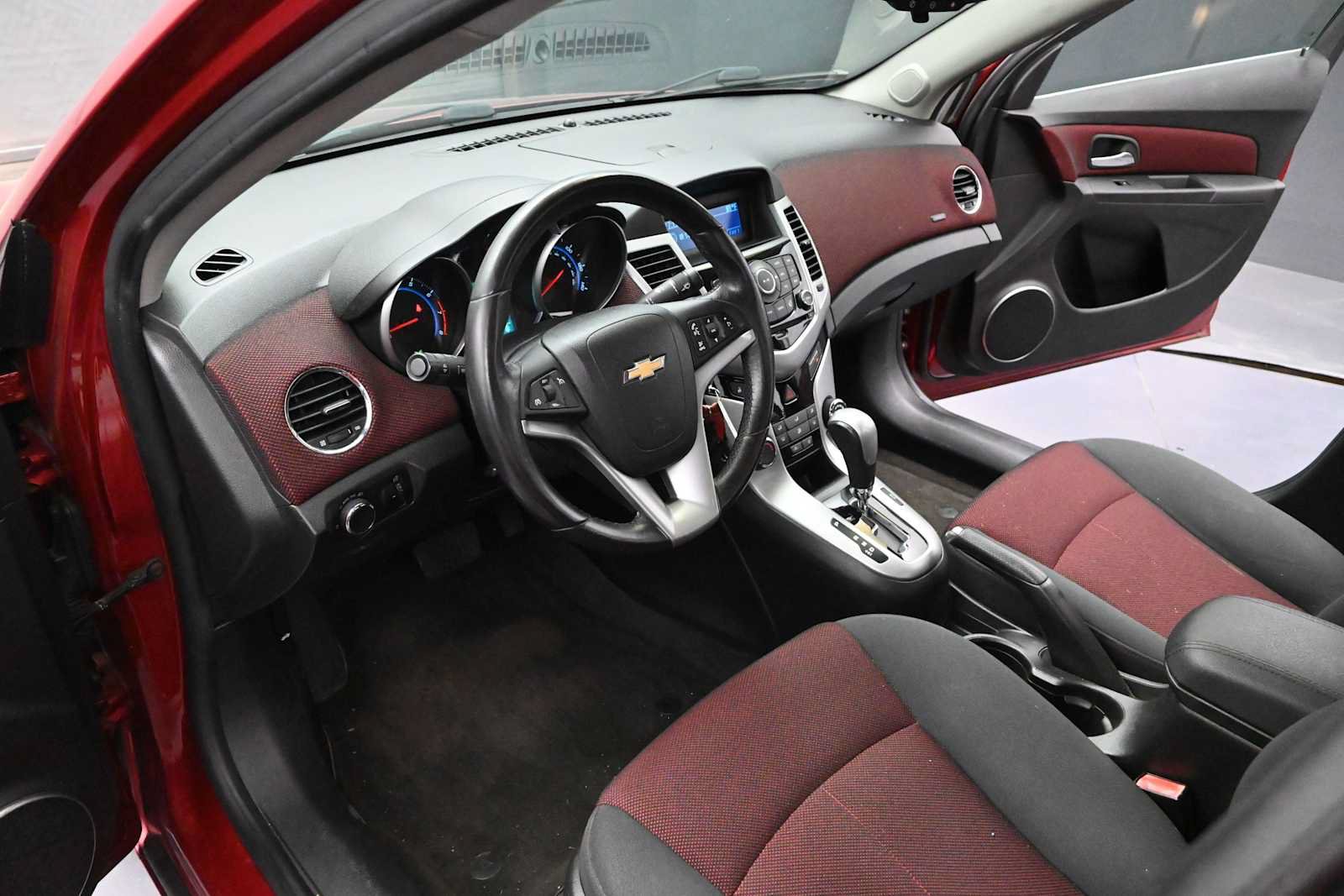 Used 2011 Chevrolet Cruze LT FWD image 10