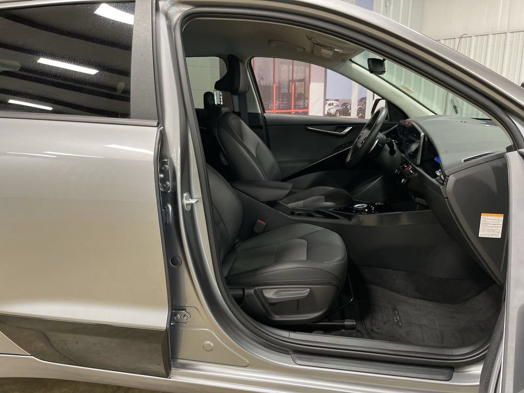 Used 2024 Kia Niro Wind FWD image 28