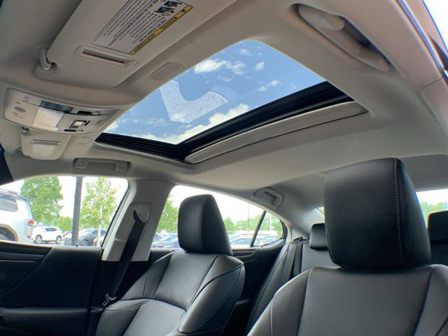 Certified 2023 Lexus ES 350 w/ Premium Package image 22