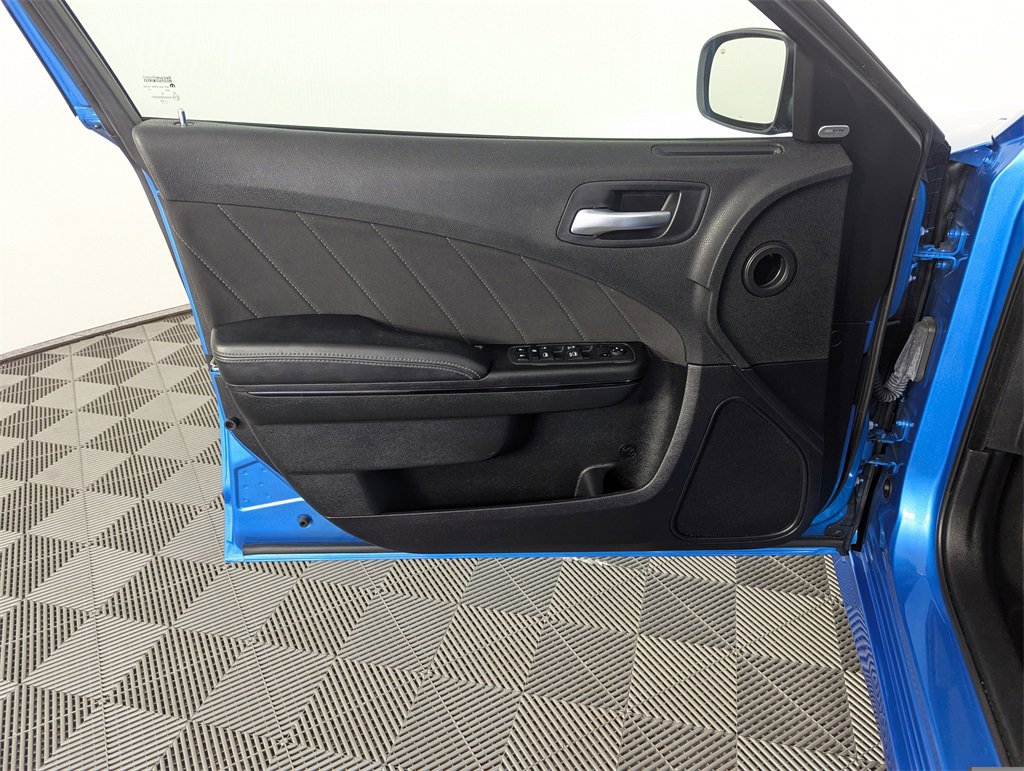 Used 2023 Dodge Charger R/T w/ Blacktop Package image 18