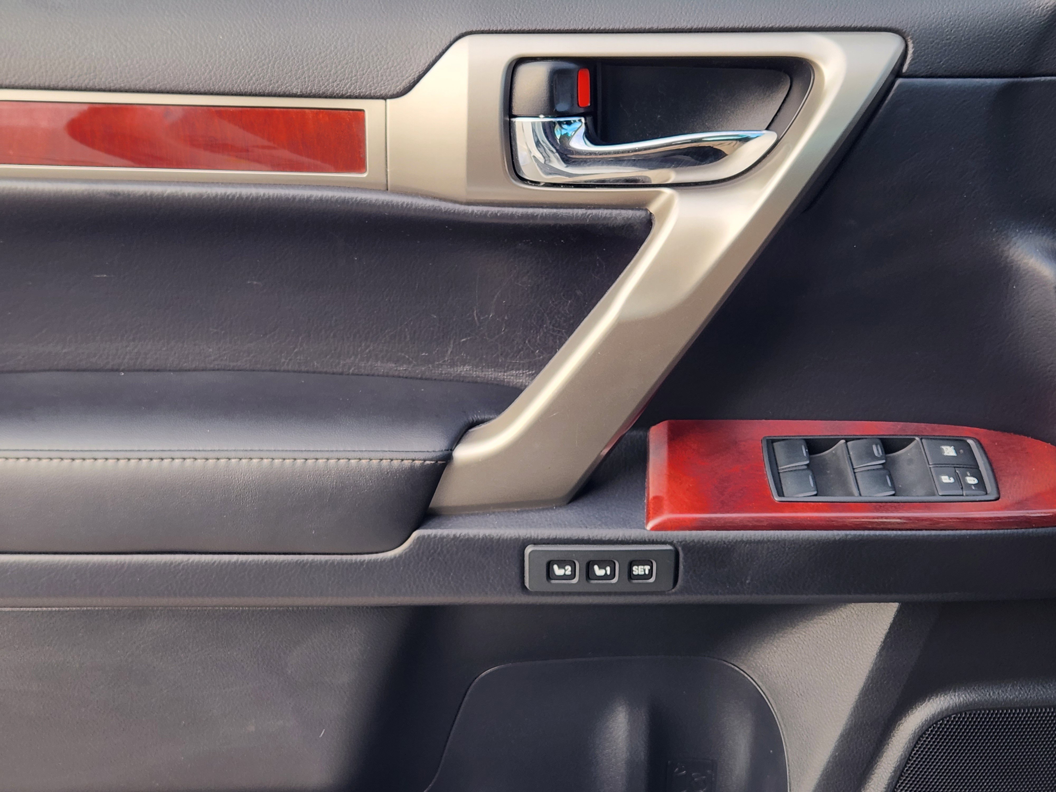 Used 2013 Lexus GX 460 image 23