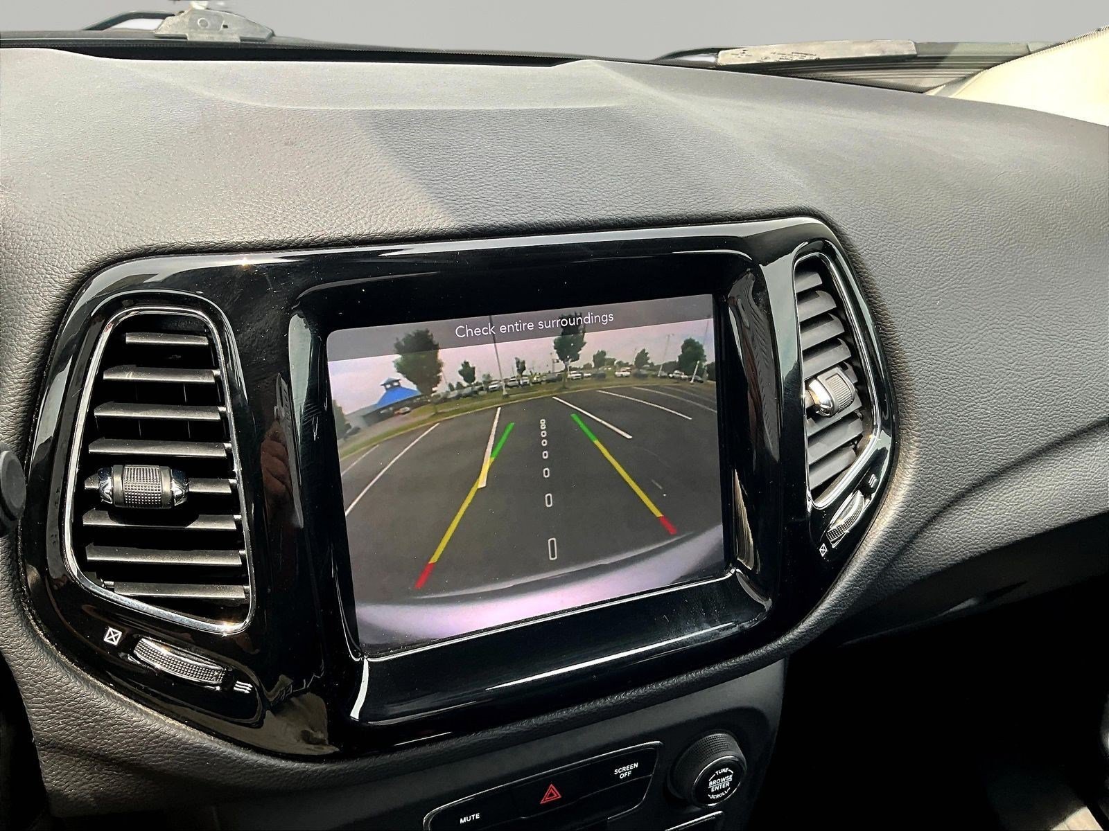 Used 2019 Jeep Compass Limited AWD/4WD image 14