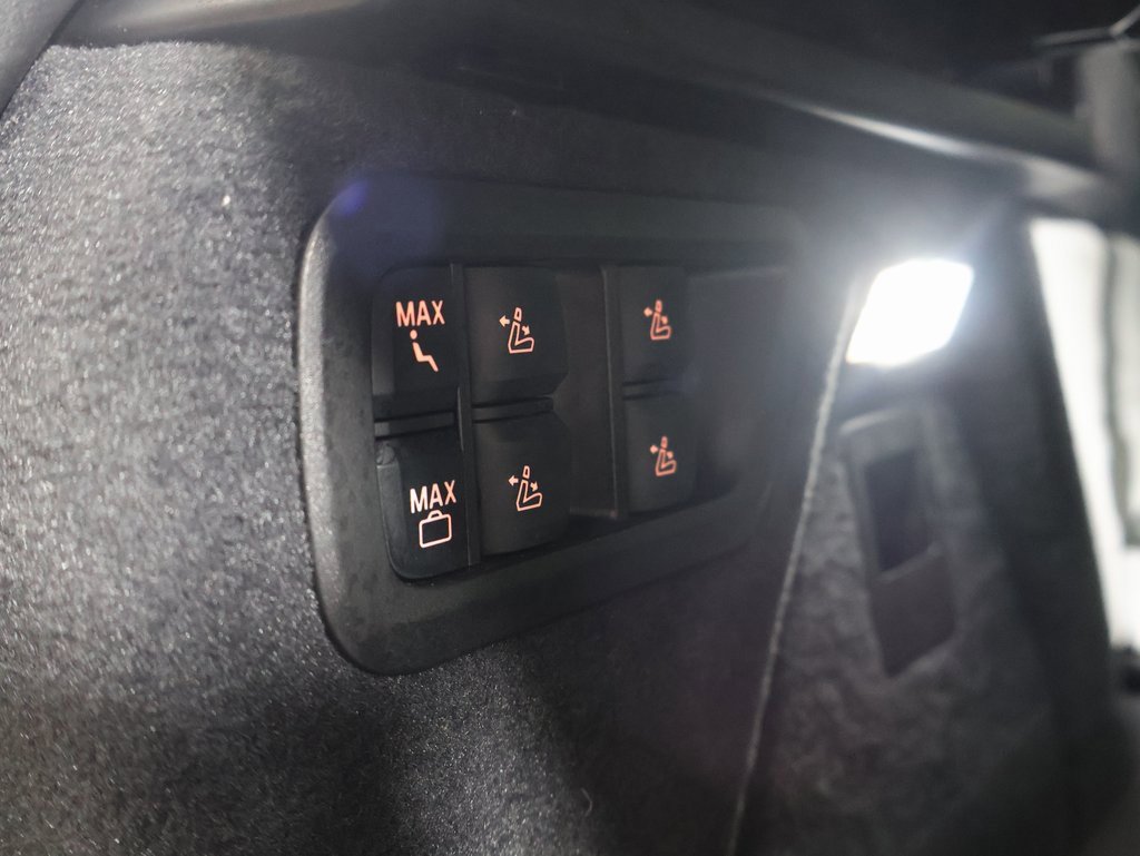 Used 2026 BMW X7 xDrive40i w/ M Sport Package image 17