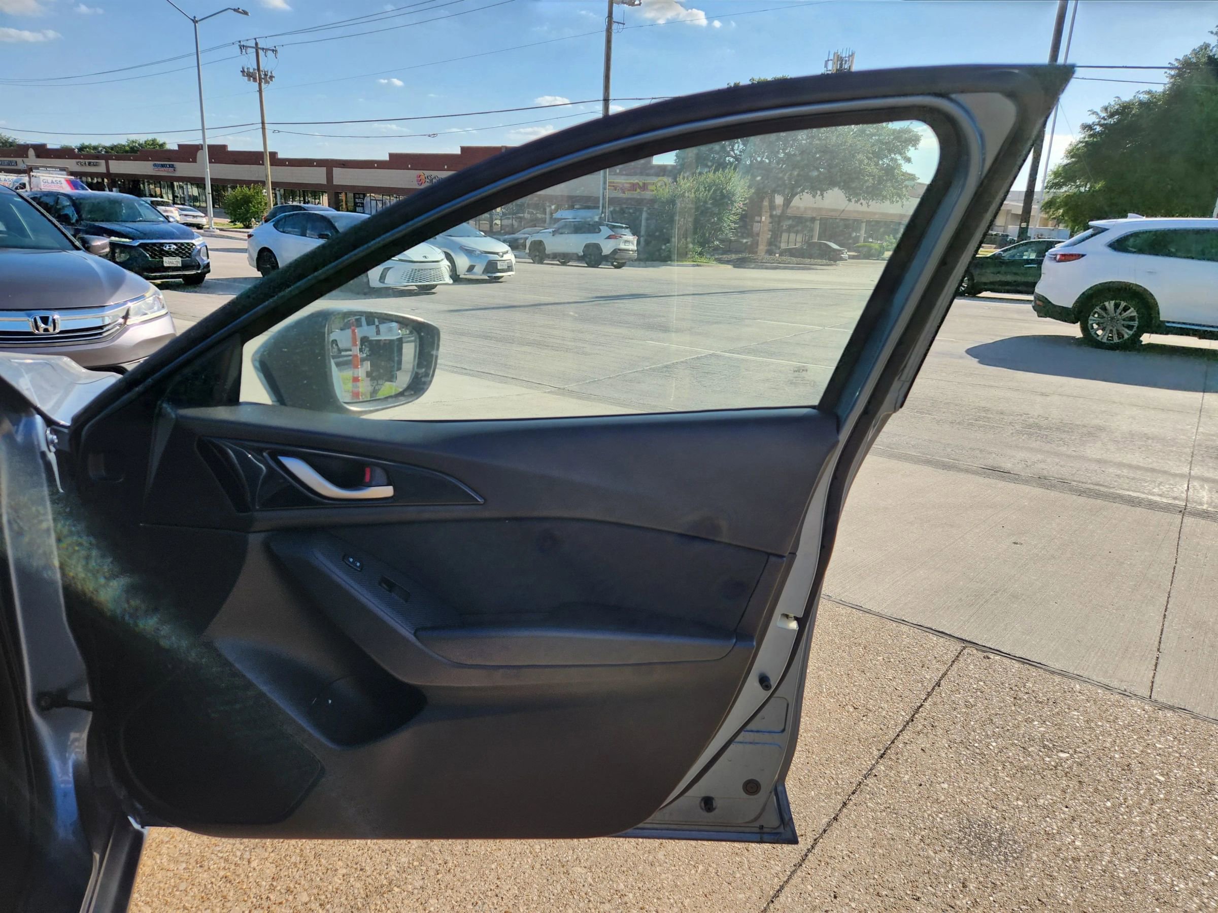 Used 2014 MAZDA MAZDA3 i Sport FWD image 13