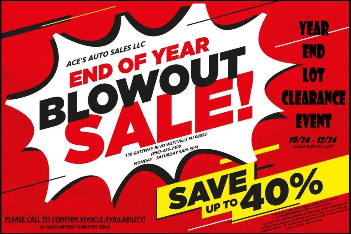 Used 2005 Chrysler Town & Country Limited image 10