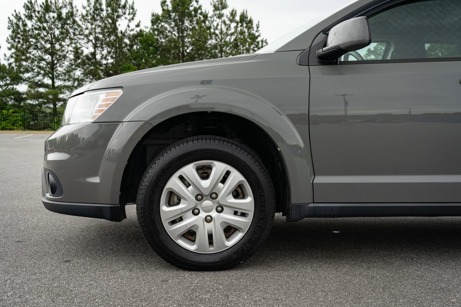 Used 2019 Dodge Journey SE w/ Safe & Sound Group FWD image 4