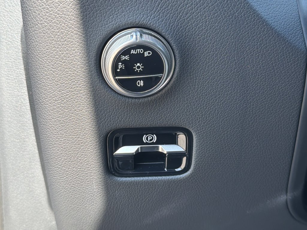 Certified 2026 Mercedes-Benz GLC 300 image 35