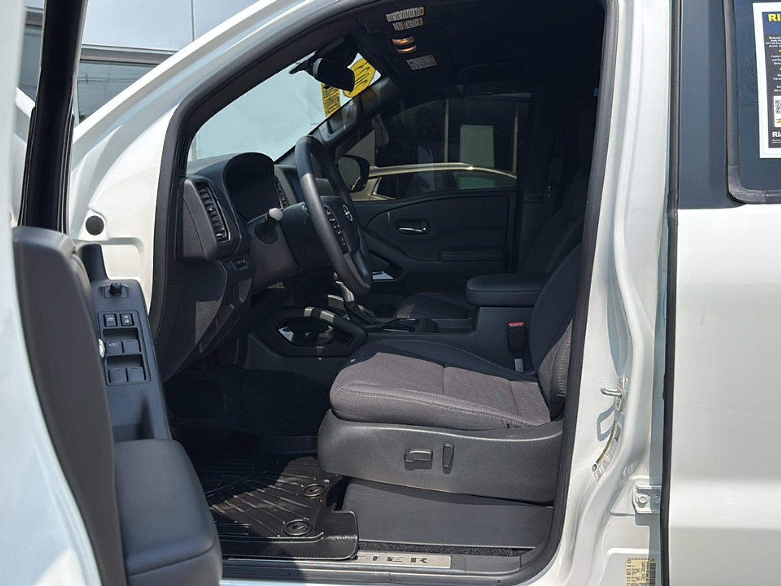 Used 2023 Nissan Frontier SV w/ Midnight Edition Package AWD/4WD image 12