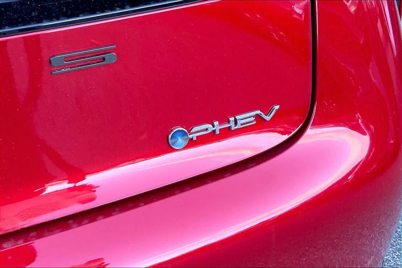 New 2026 Toyota Prius Plug-In Hybrid FWD image 15