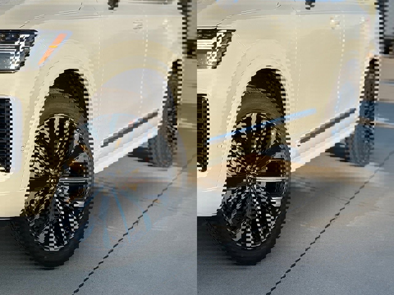 New 2026 Volvo XC90 B6 Plus image 8