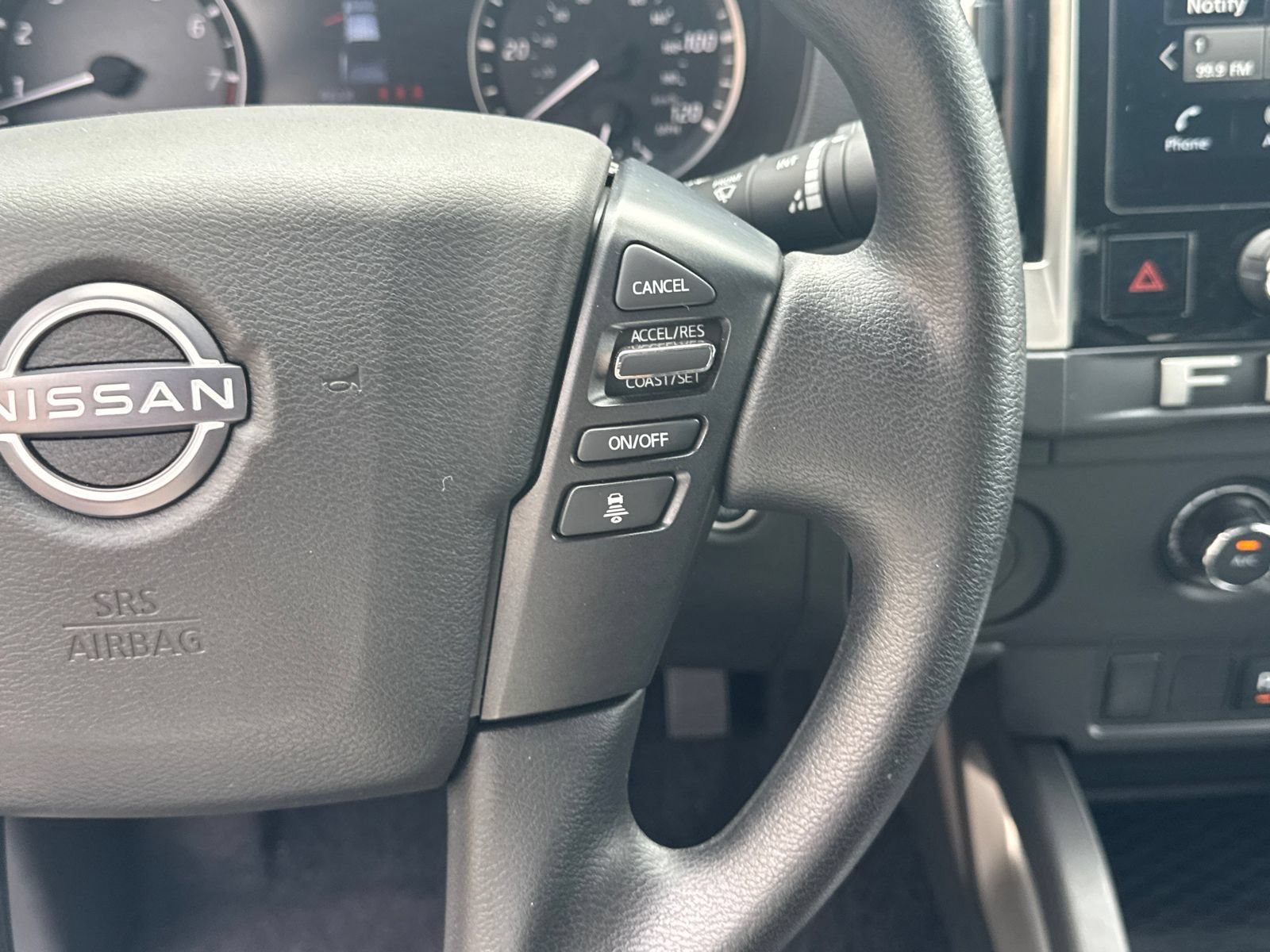 Used 2025 Nissan Frontier SV w/ Tow Package RWD image 24