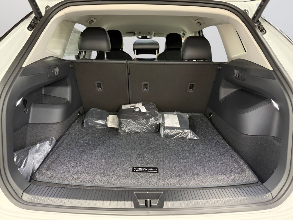 New 2026 Volkswagen Tiguan SE AWD/4WD image 9