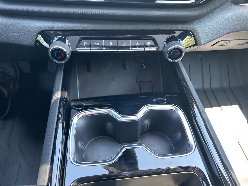 Used 2025 Chevrolet Silverado EV RST AWD/4WD image 19