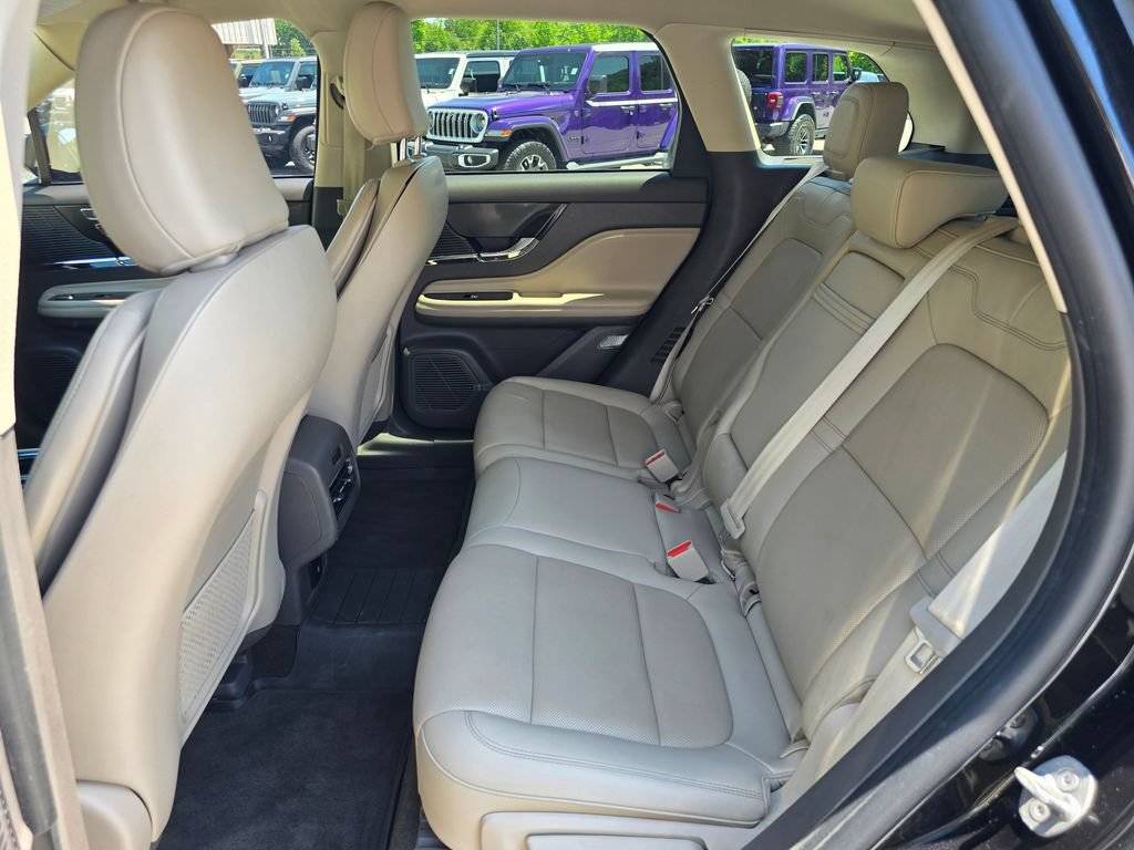Used 2022 Lincoln Corsair FWD w/ Premium Package image 10