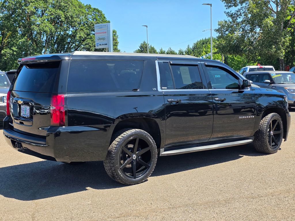 Used 2015 Chevrolet Suburban LS RWD image 28