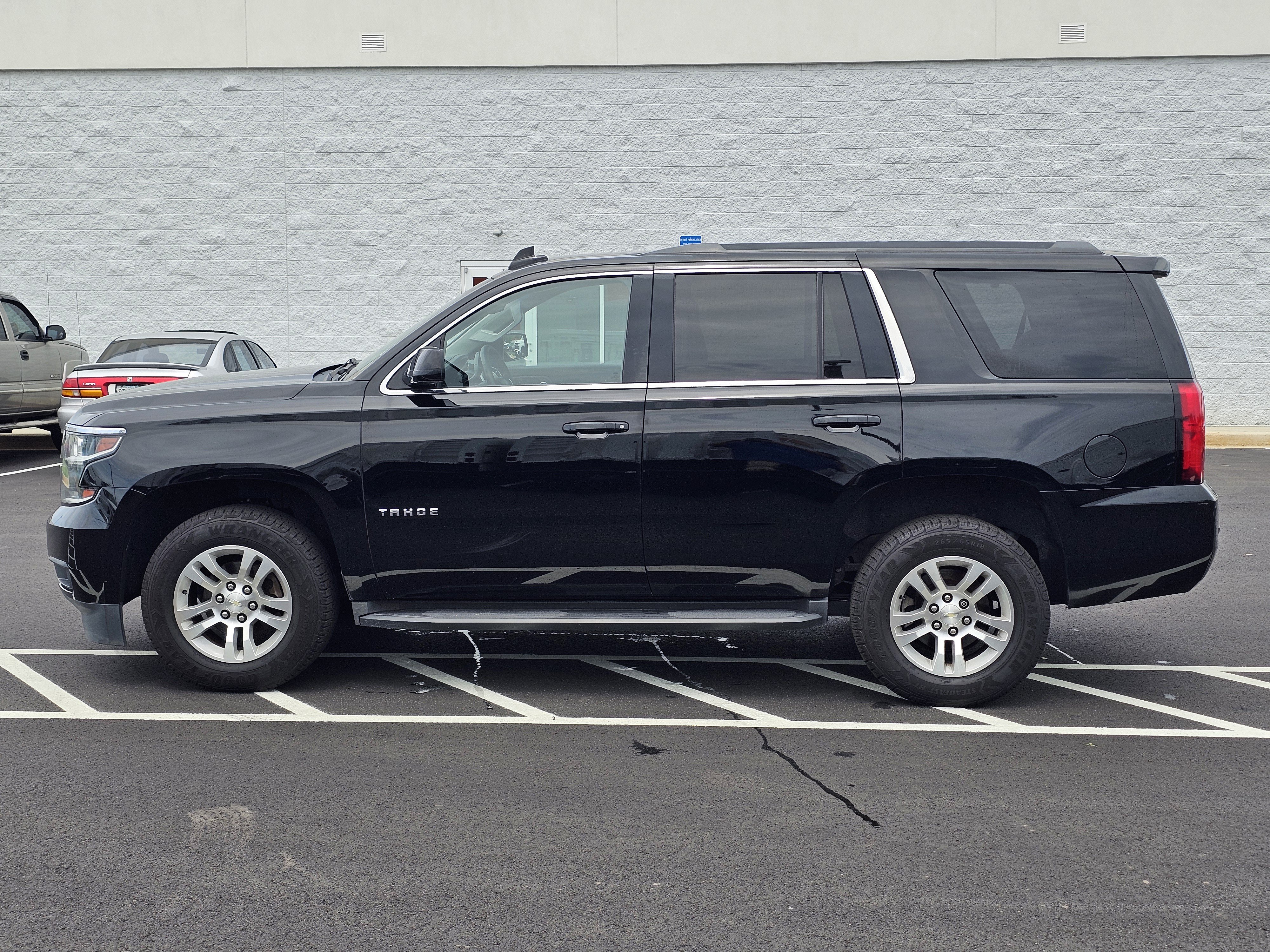 Used 2017 Chevrolet Tahoe LS RWD image 14