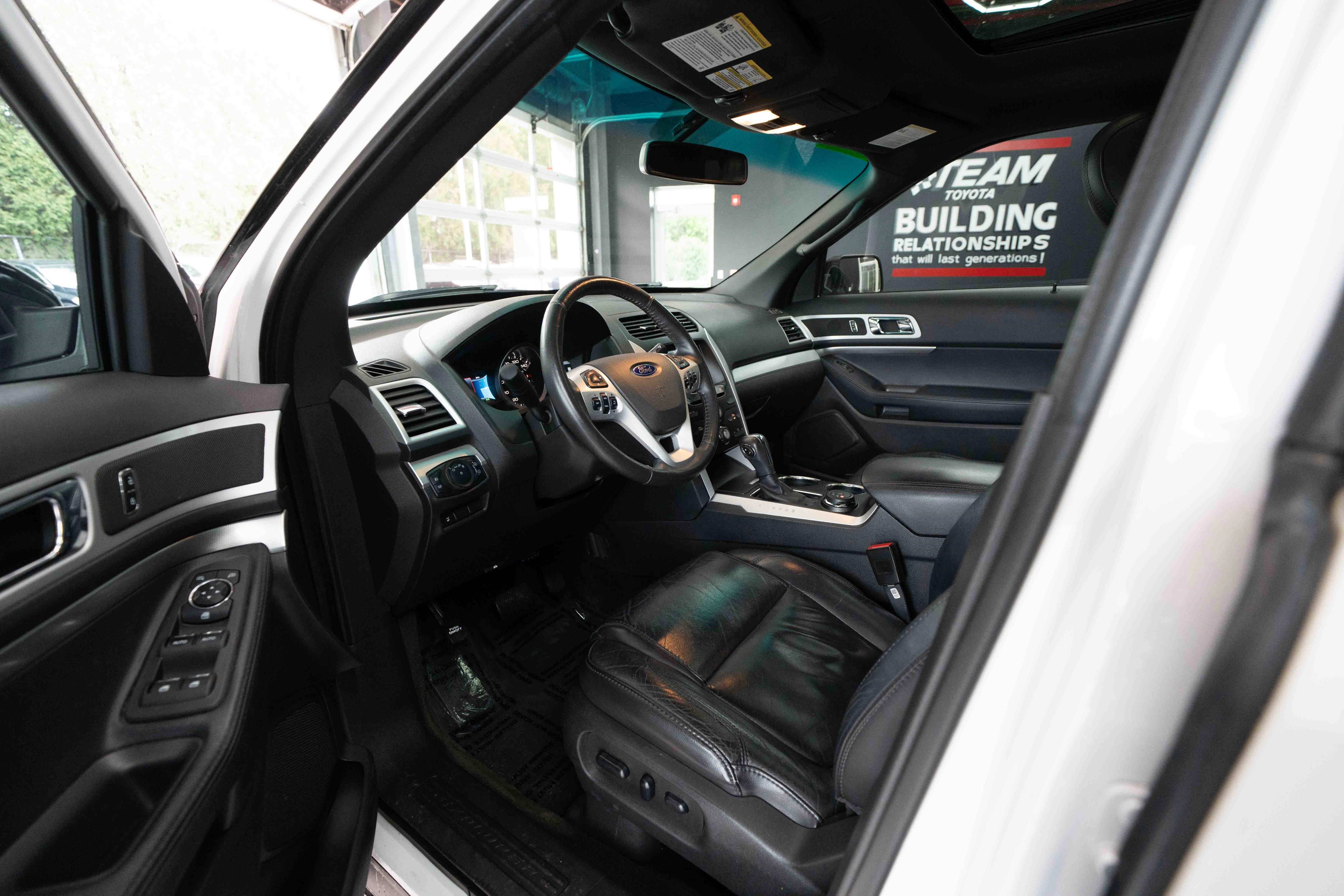 Used 2013 Ford Explorer XLT image 8