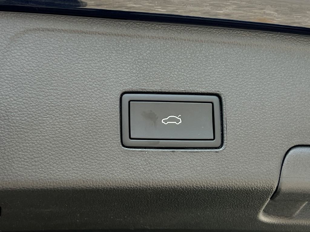 Used 2023 Volkswagen Atlas Cross Sport SEL Premium R-Line image 16