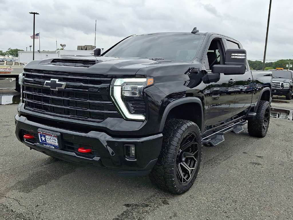 Used 2025 Chevrolet Silverado 2500 LTZ w/ Trail Boss Package AWD/4WD image 5