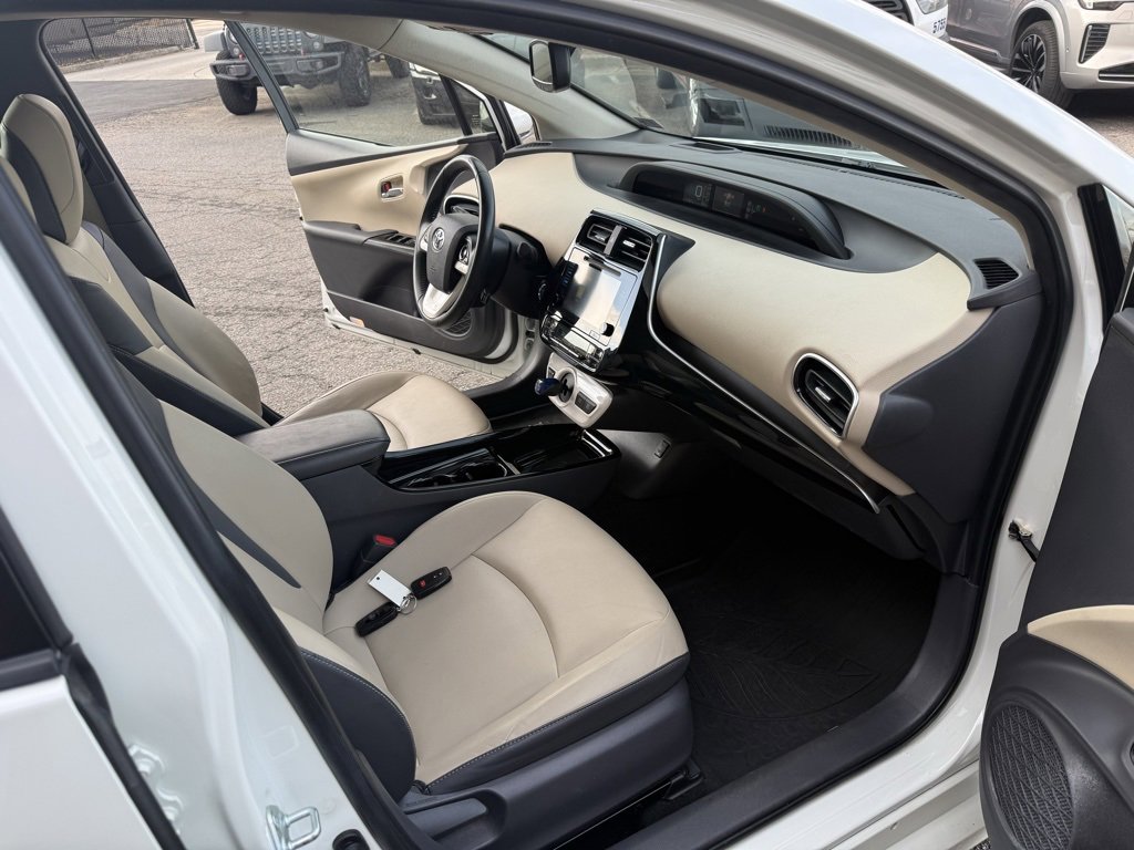 Used 2017 Toyota Prius Four image 13