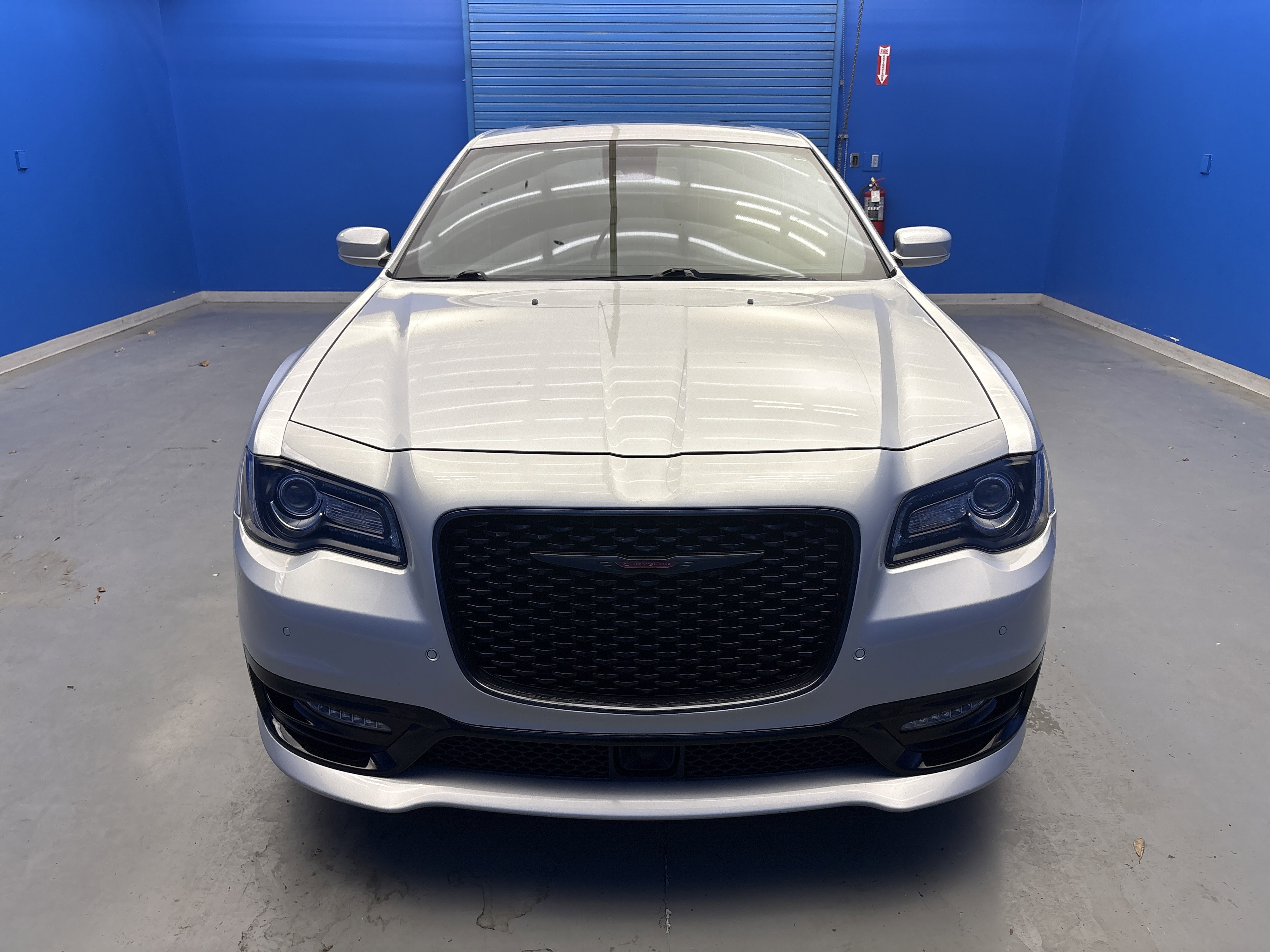Used 2023 Chrysler 300 S w/ Comfort Group RWD image 3
