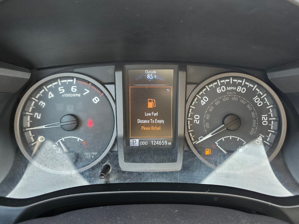 Used 2016 Toyota Tacoma TRD Off-Road AWD/4WD image 5