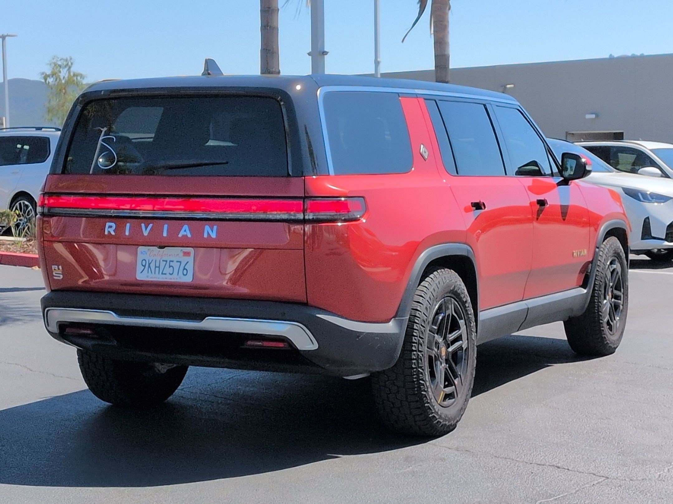 Used 2023 Rivian R1S Adventure AWD/4WD image 10
