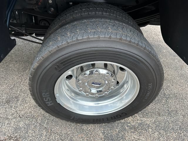 Certified 2019 Ford F450 Platinum w/ Platinum Ultimate Package AWD/4WD image 7