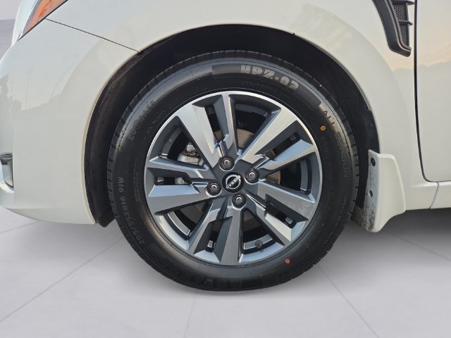 Used 2025 Nissan Versa SV w/ Trunk Package FWD image 9