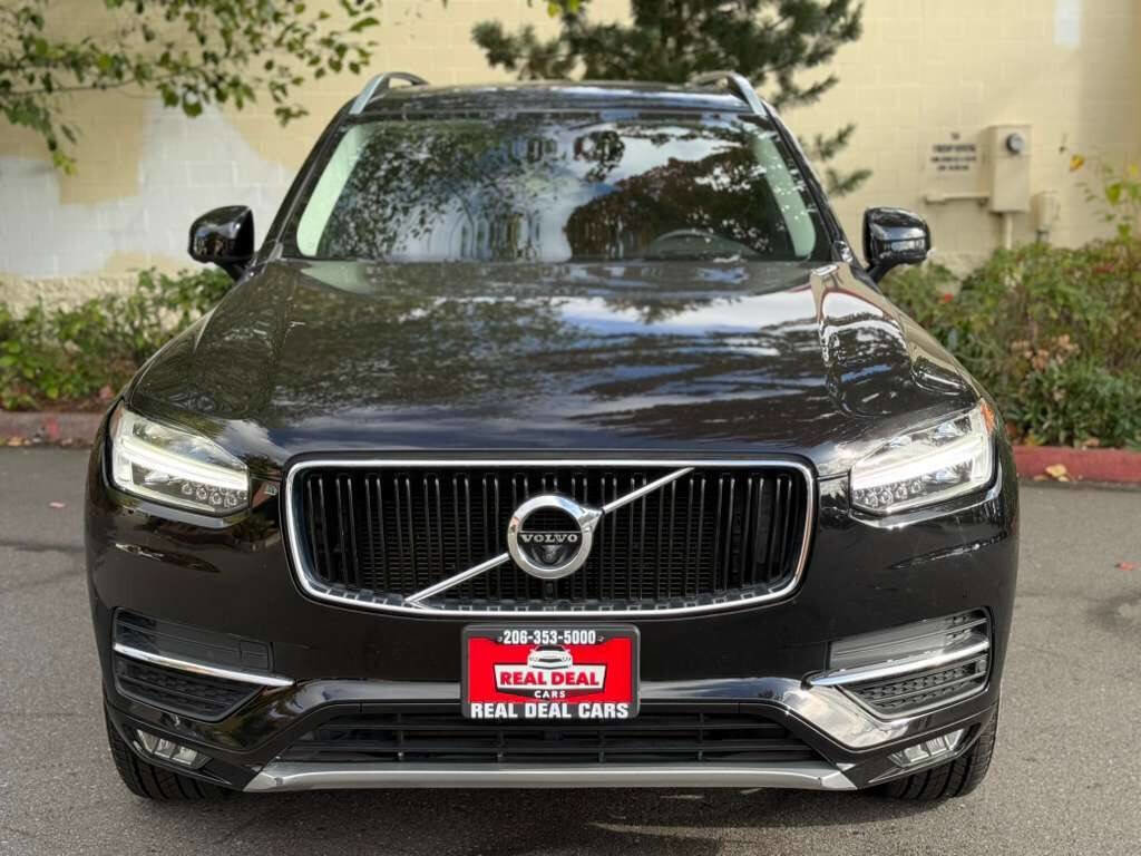 Used 2017 Volvo XC90 T6 Momentum w/ Vision Package image 2