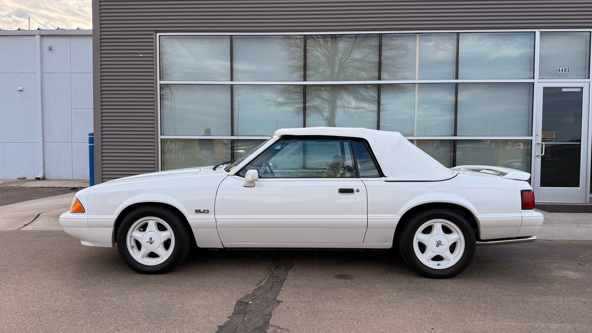 Used 1993 Ford Mustang LX image 2