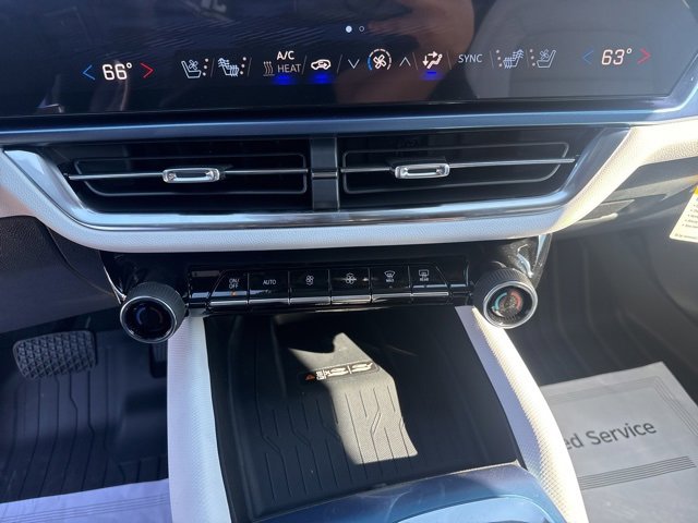 New 2025 Chevrolet Equinox EV LT w/ Convenience Package II image 16