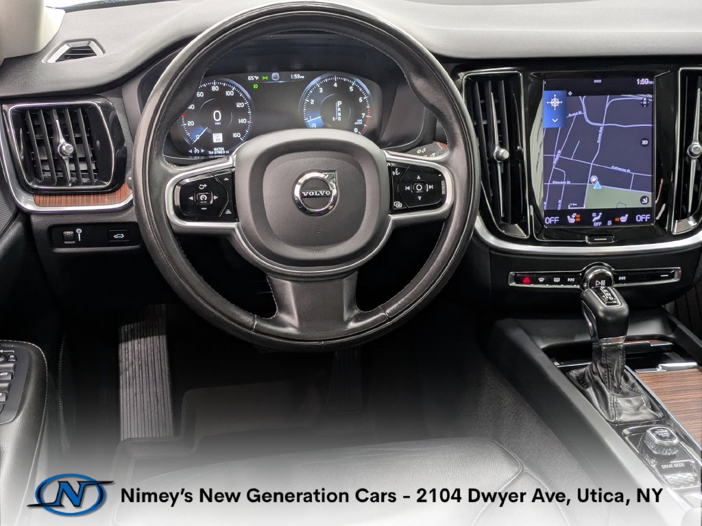 Used 2021 Volvo S60 T5 Momentum w/ Premium Package AWD/4WD image 5