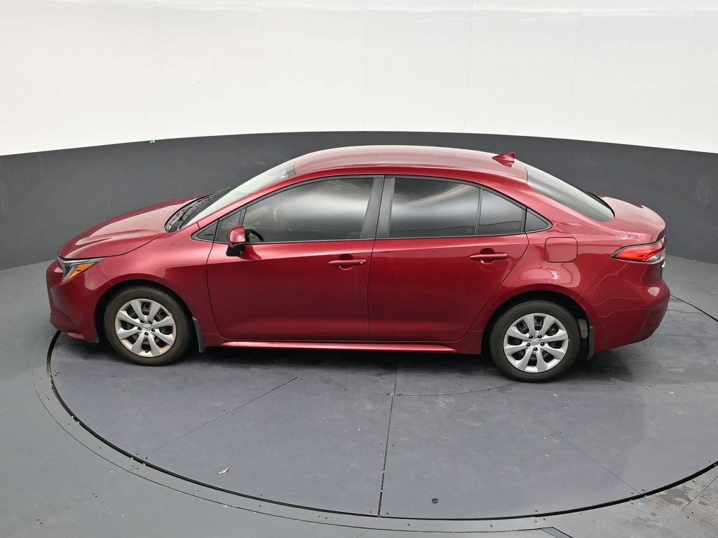 Used 2025 Toyota Corolla LE FWD image 13