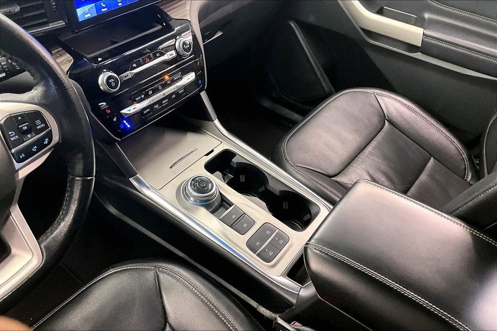 Used 2022 Ford Explorer Limited w/ Equipment Group 301A image 16