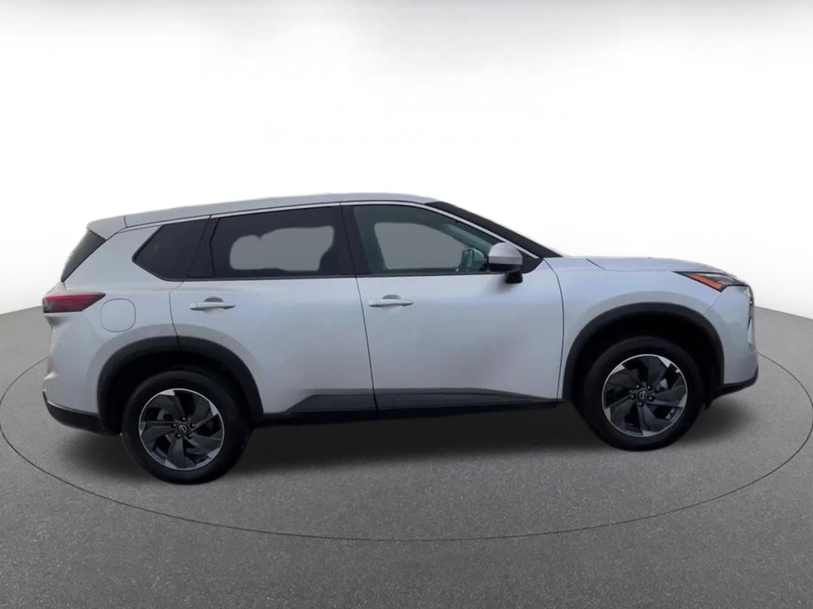 Used 2025 Nissan Rogue SV FWD image 16
