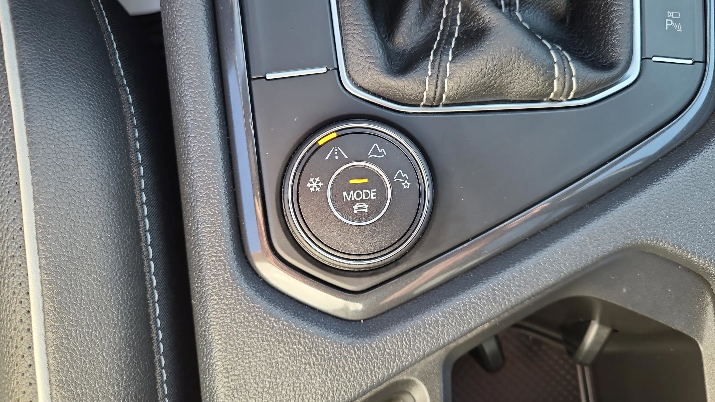 Used 2024 Volkswagen Tiguan SEL R-Line image 24