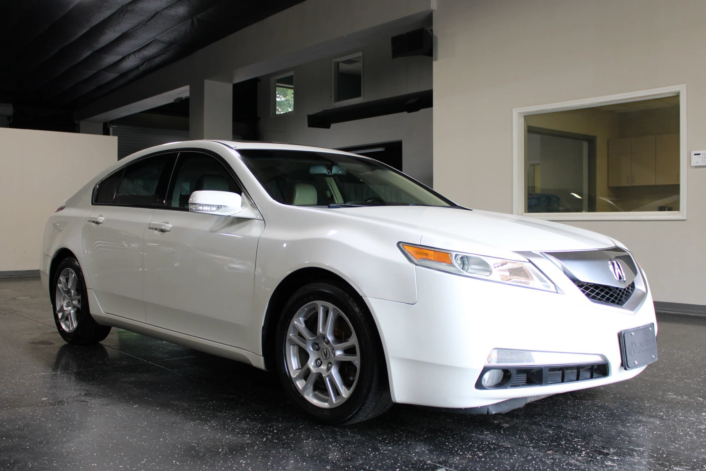 Used 2010 Acura TL FWD image 1