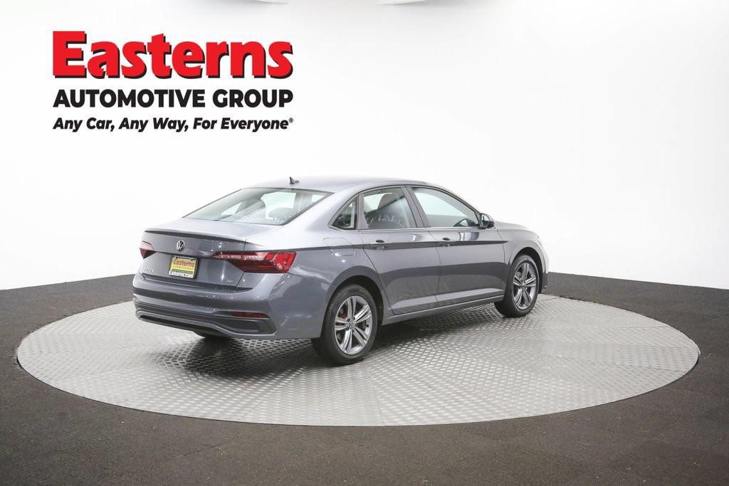 Used 2024 Volkswagen Jetta SE FWD image 35