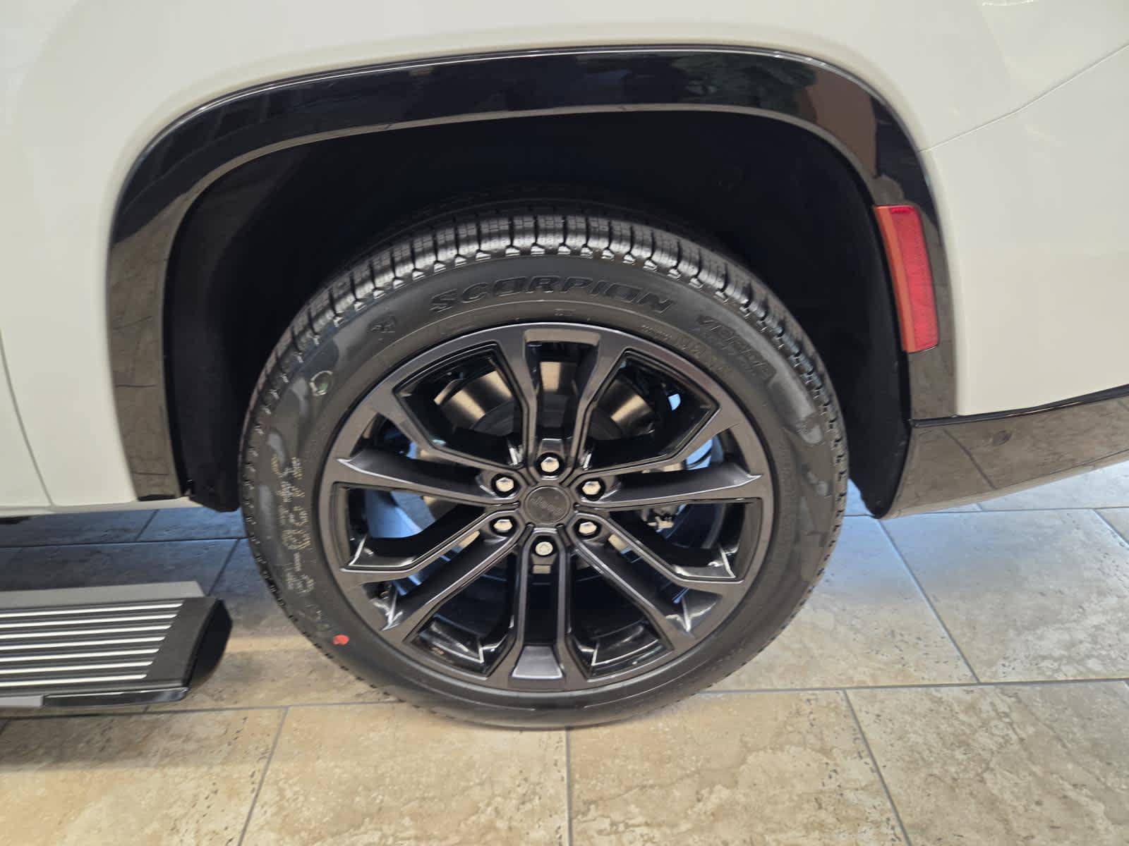 New 2026 Jeep Grand Wagoneer L Summit AWD/4WD image 21
