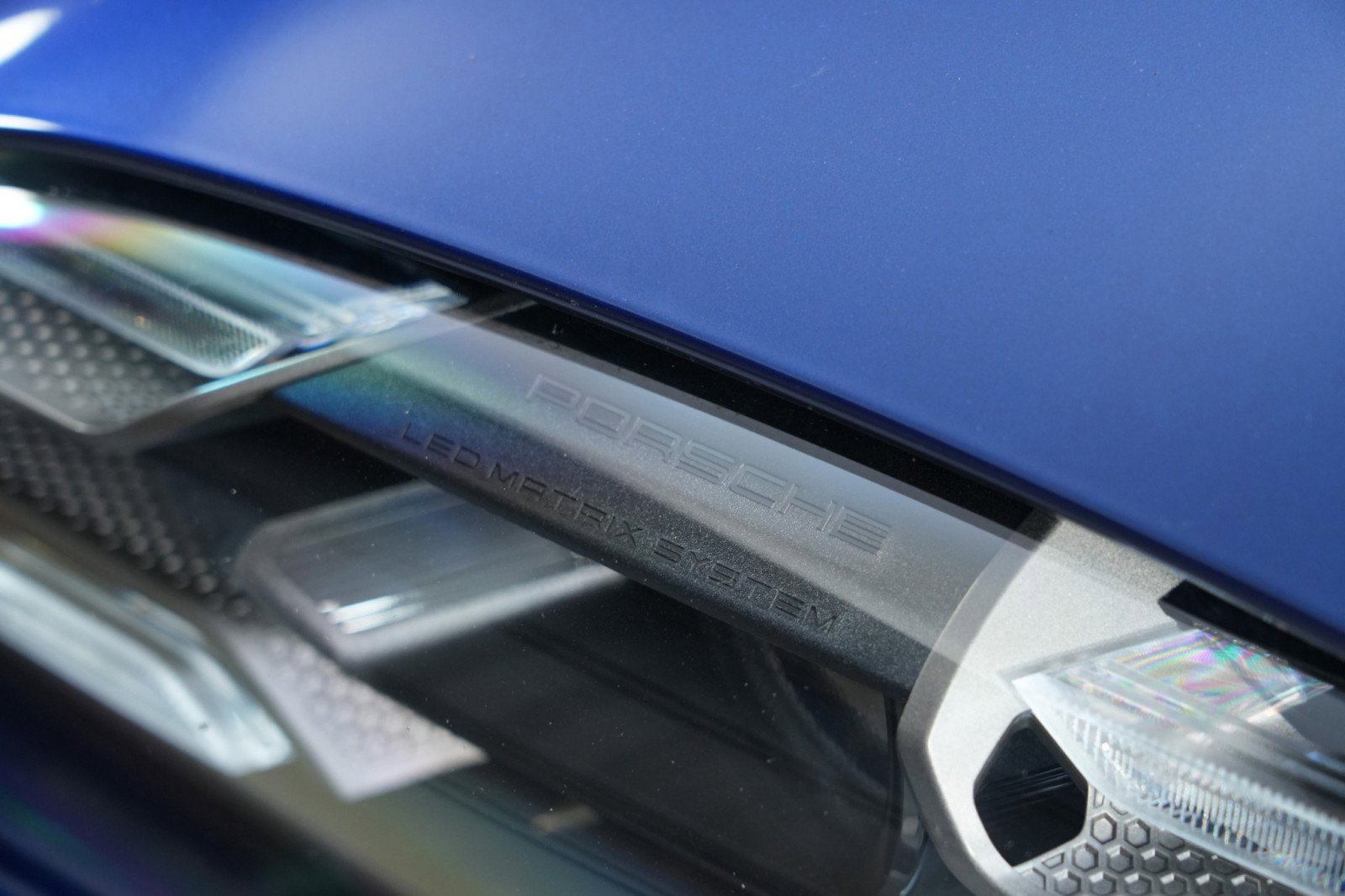 Used 2020 Porsche Taycan 4S w/ Premium Package image 58