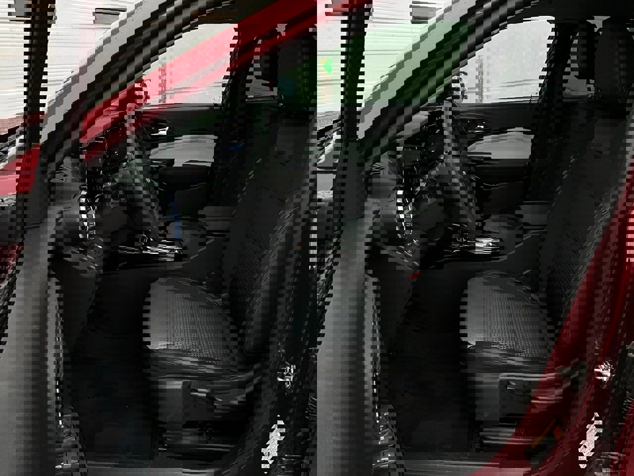 Used 2025 Chevrolet Trax LT image 10